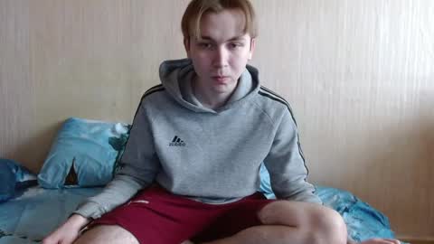 Snapshot of gary_snail33257 chatting on November 9, 9:29 am meow online show from November 9, 9:29 am