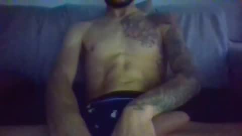 garyreal1990 online show from December 3, 7:38 am