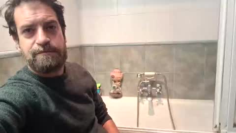 Snapshot of gaston34mad chatting on October 7, 8:11 am gaston34mad online show from October 7, 8:11 am