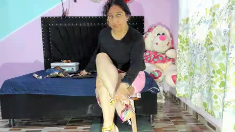 Snapshot of gaticahot001 chatting on December 17, 9:27 pm Diana online show from December 17, 9:27 pm