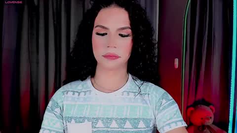 Snapshot of gatitavenecis1 chatting on December 29, 7:28 am Vnecis Marn online show from December 29, 7:28 am