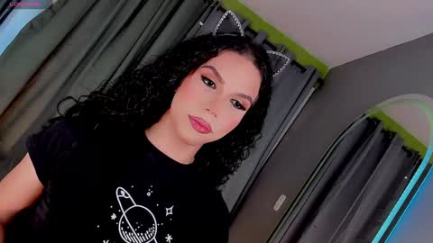 Snapshot of gatitavenecis1 chatting on January 6, 6:10 pm Vnecis Marn online show from January 6, 6:10 pm