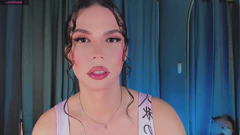 Snapshot of gatitavenecis1 chatting on January 12, 12:12 pm Vnecis Marn online show from January 12, 12:12 pm