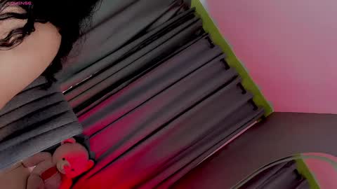 Snapshot of gatitavenecis1 chatting on January 14, 5:23 pm Vnecis Marn online show from January 14, 5:23 pm