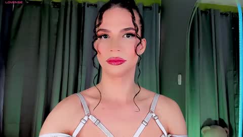 Snapshot of gatitavenecis1 chatting on January 21, 2:05 pm Vnecis Marn online show from January 21, 2:05 pm