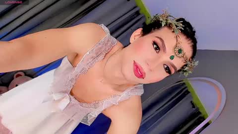 Snapshot of gatitavenecis1 chatting on January 27, 12:22 am Vnecis Marn online show from January 27, 12:22 am