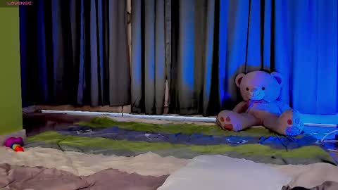 Snapshot of gatitavenecis1 chatting on February 16, 10:54 pm Vnecis Marn online show from February 16, 10:54 pm