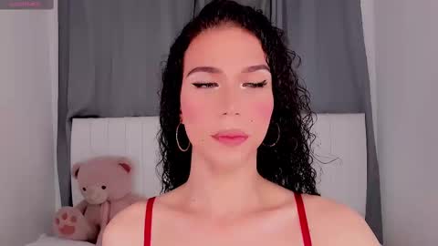 Snapshot of gatitavenecis1 chatting on September 18, 1:24 pm Vnecis Marn online show from September 18, 1:24 pm