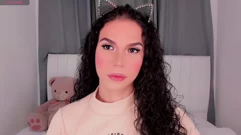 Snapshot of gatitavenecis1 chatting on October 3, 2:25 pm Vnecis Marn online show from October 3, 2:25 pm