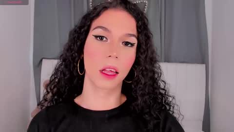 Snapshot of gatitavenecis1 chatting on October 7, 3:20 pm Vnecis Marn online show from October 7, 3:20 pm