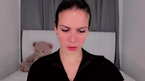 Snapshot of gatitavenecis1 chatting on November 1, 9:28 pm Vnecis Marn online show from November 1, 9:28 pm