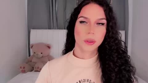 Snapshot of gatitavenecis1 chatting on November 8, 6:51 pm Vnecis Marn online show from November 8, 6:51 pm