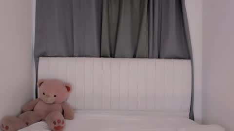 Snapshot of gatitavenecis1 chatting on November 15, 6:37 pm Vnecis Marn online show from November 15, 6:37 pm