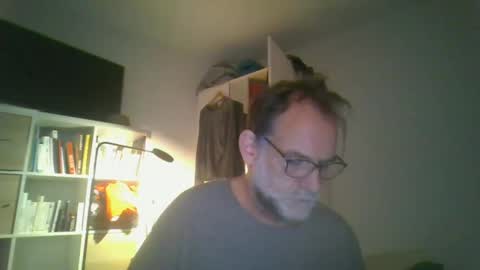 Snapshot of gaulis72 chatting on December 1, 8:31 pm gaulis72 online show from December 1, 8:31 pm