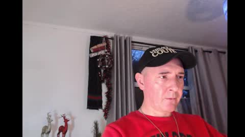 Snapshot of gavinkush chatting on December 16, 7:57 am gavinkush online show from December 16, 7:57 am