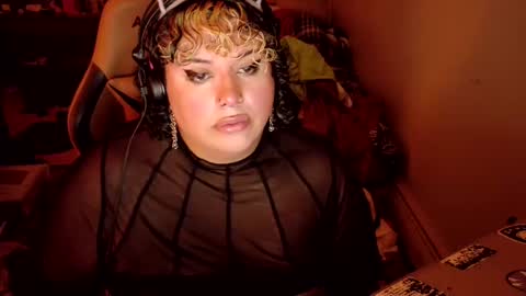 Trans Exhib Mommie online show from January 13, 8:30 am