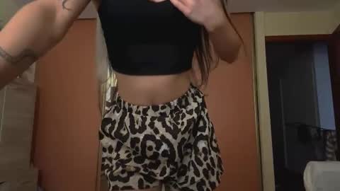 Snapshot of gaylashuhi chatting on November 10, 1:43 pm Stasy online show from November 10, 1:43 pm