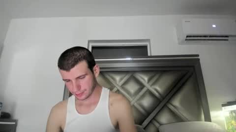 Snapshot of gayndepressed chatting on November 7, 4:23 am Trace online show from November 7, 4:23 am