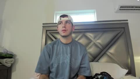 Snapshot of gayndepressed chatting on November 16, 10:48 pm Trace online show from November 16, 10:48 pm