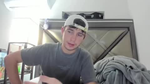 Snapshot of gayndepressed chatting on April 21, 12:45 am Trace online show from April 21, 12:45 am