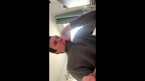 Snapshot of gaz101993 chatting on November 5, 1:00 pm GazP online show from November 5, 1:00 pm