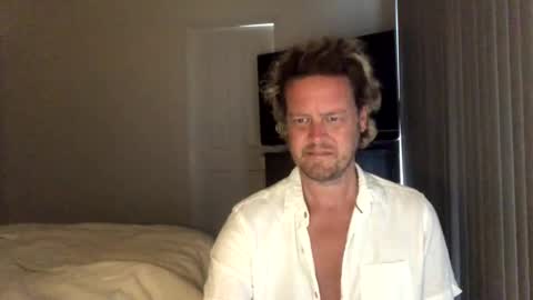 Snapshot of gcsurfer81 chatting on December 2, 7:47 am gcsurfer81 online show from December 2, 7:47 am