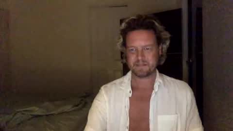 Snapshot of gcsurfer81 chatting on December 4, 9:07 am gcsurfer81 online show from December 4, 9:07 am