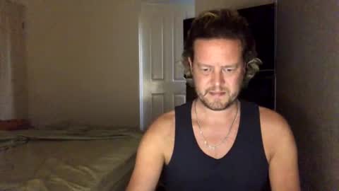 Snapshot of gcsurfer81 chatting on December 21, 8:50 am gcsurfer81 online show from December 21, 8:50 am