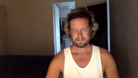 Snapshot of gcsurfer81 chatting on January 22, 8:29 am gcsurfer81 online show from January 22, 8:29 am