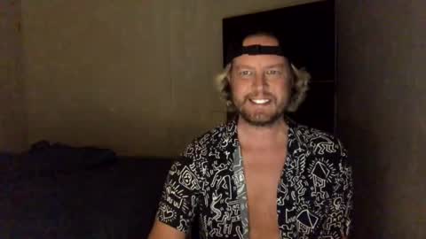 Snapshot of gcsurfer81 chatting on February 21, 8:40 am gcsurfer81 online show from February 21, 8:40 am