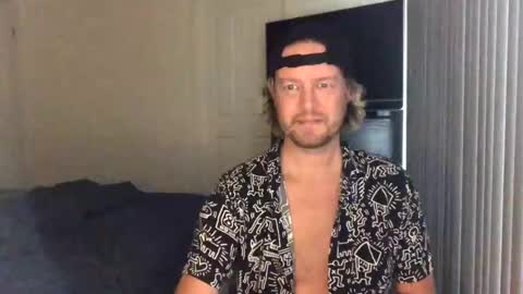 Snapshot of gcsurfer81 chatting on February 23, 11:04 pm gcsurfer81 online show from February 23, 11:04 pm