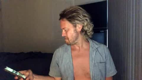 Snapshot of gcsurfer81 chatting on February 26, 7:31 am gcsurfer81 online show from February 26, 7:31 am