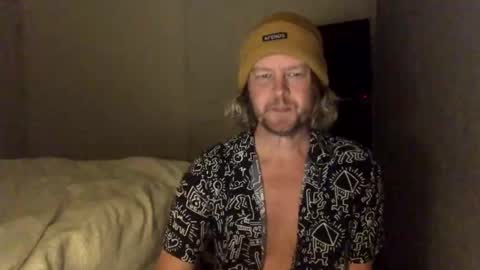 Snapshot of gcsurfer81 chatting on September 9, 9:42 am gcsurfer81 online show from September 9, 9:42 am