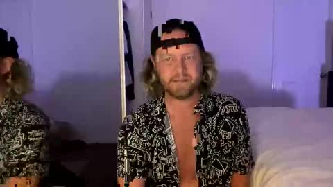 Snapshot of gcsurfer81 chatting on October 10, 9:30 am gcsurfer81 online show from October 10, 9:30 am