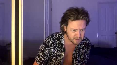 gcsurfer81 online show from April 7, 8:15 am