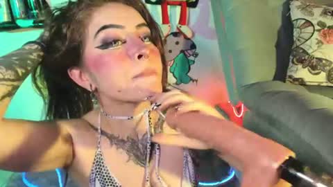 gear4kitty online show from June 13, 4:43 am