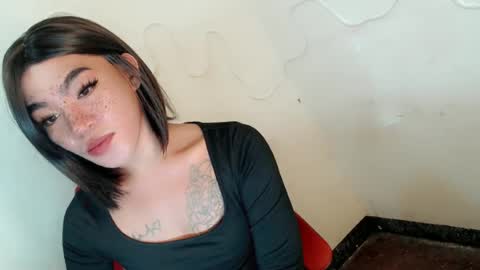 Snapshot of gelluxxx chatting on June 20, 1:47 pm gelo online show from June 20, 1:47 pm