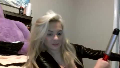 geminincapricorn96 online show from December 14, 3:34 am