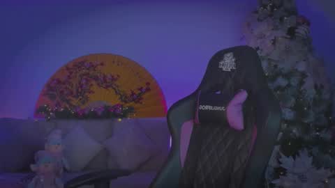 Snapshot of geminis_grey chatting on December 4, 3:38 am Geminis online show from December 4, 3:38 am