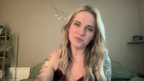 Gemma  Her Jewel online show from May 7, 1:00 am