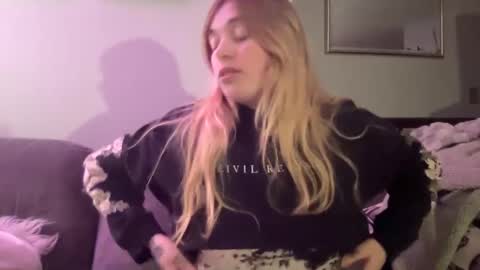 Snapshot of gemmyrosee chatting on January 25, 10:29 am gemmyrosee online show from January 25, 10:29 am