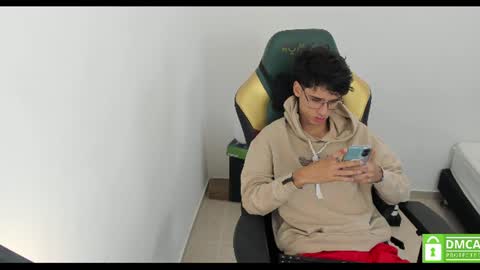 Snapshot of gendo_05 chatting on July 4, 4:13 pm GENDO online show from July 4, 4:13 pm