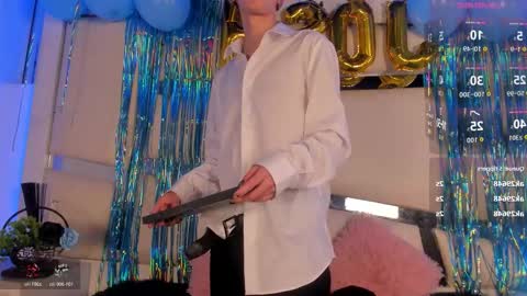 Genesis online show from December 3, 4:42 am