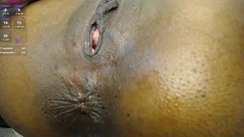 Snapshot of genesis_moretz chatting on December 13, 6:53 am GENESIS online show from December 13, 6:53 am