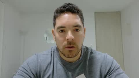 genesis_wb online show from April 20, 4:04 am