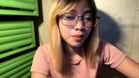 Snapshot of genesistresvant chatting on January 7, 5:21 am Yuki online show from January 7, 5:21 am