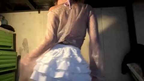 Snapshot of genesistresvant chatting on January 14, 6:52 am Yuki online show from January 14, 6:52 am