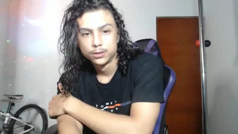 Snapshot of genexis_mortigo03 chatting on December 18, 11:33 pm genexis_mortigo03 online show from December 18, 11:33 pm