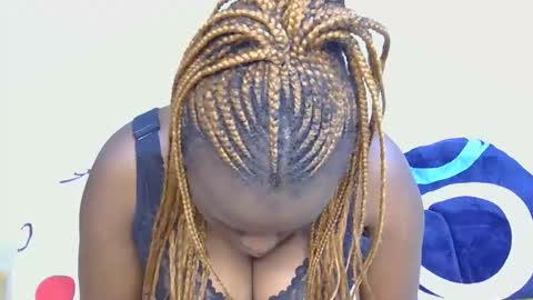 Snapshot of geni_smart chatting on November 3, 7:59 pm Luciana online show from November 3, 7:59 pm