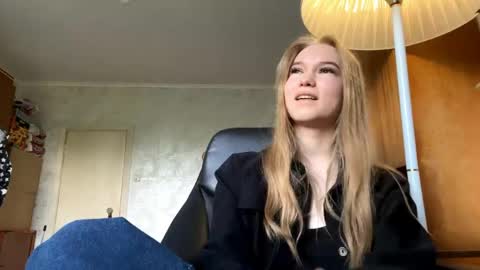 Snapshot of gennacastillion chatting on May 25, 7:14 am Casti online show from May 25, 7:14 am